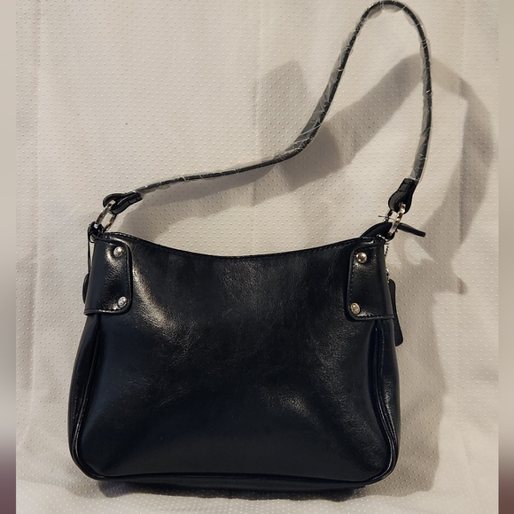 Chenson Handbag. Color Black. - Picture 10 of 13